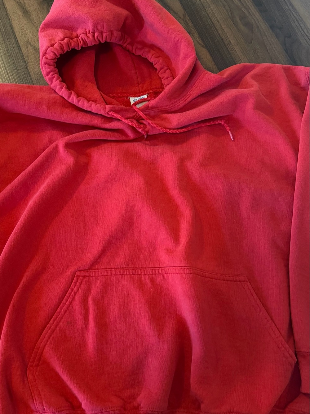 Gildan Men’s Red Pullover Hoodie